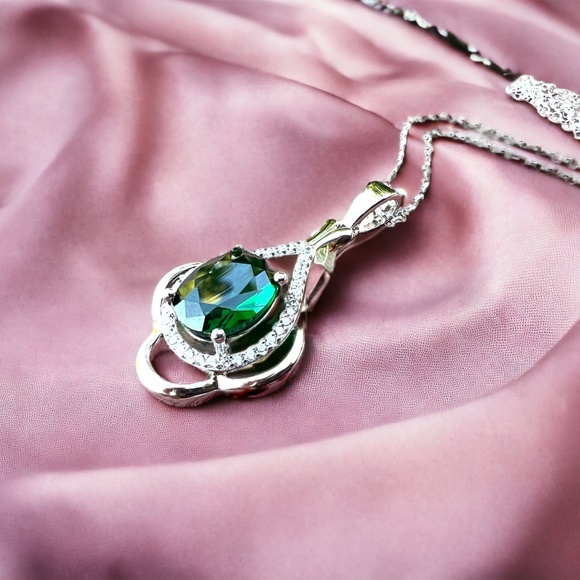 Handcrafted Large Emerald Pendant Handcrafted Sterling Silver, May Birthstone - Picture 3 of 5